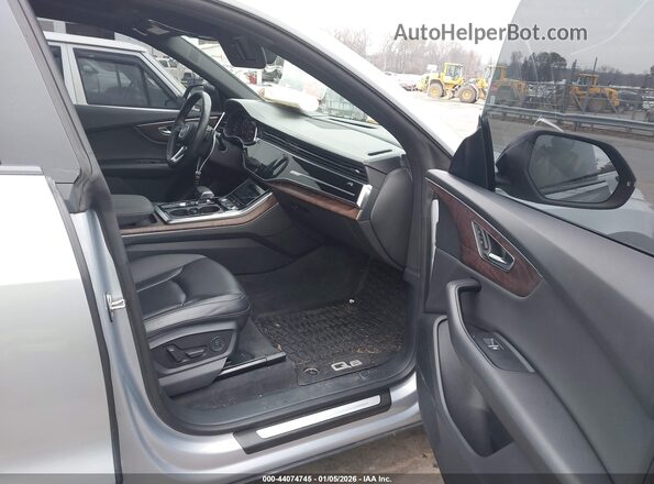 WA1CVAF13KD012475 2019 AUDI Q8 Gray Widok wnętrza z przodu