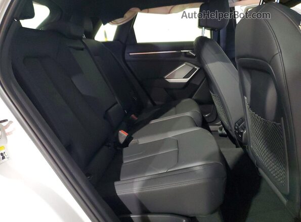 WA1DECF32S1061430 2025 AUDI Q3 Белый Вид задней части салона