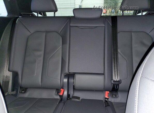 WA1DECF32S1061430 2025 AUDI Q3 Белый Вид задних сидений