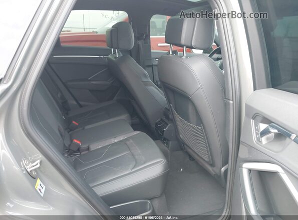 WA1DECF35M1052434 2021 AUDI Q3 Gray Widok naklejki z numerem VIN