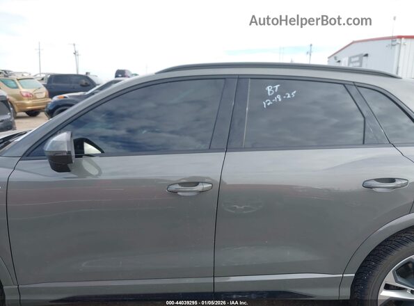 WA1DECF35M1052434 2021 AUDI Q3 Gray Widok wnętrza 360 stopni