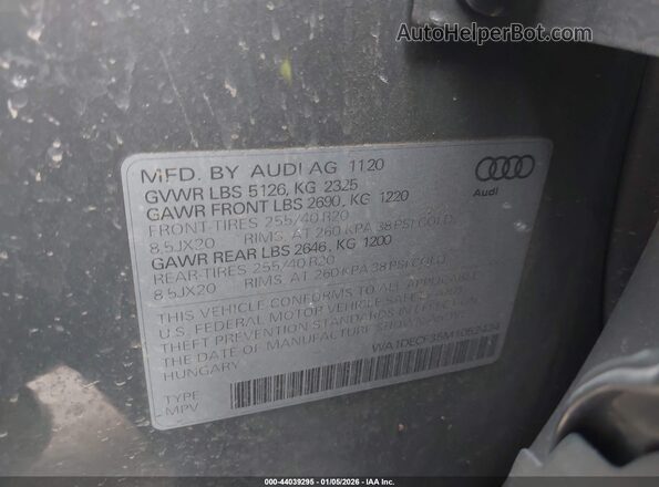 WA1DECF35M1052434 2021 AUDI Q3 Gray Widok komory silnika