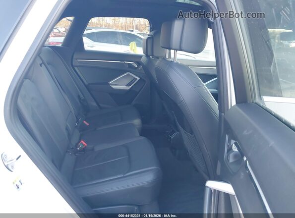 WA1DECF38P1105986 2023 AUDI Q3 White Widok naklejki z numerem VIN
