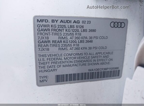WA1DECF38P1105986 2023 AUDI Q3 White Widok komory silnika