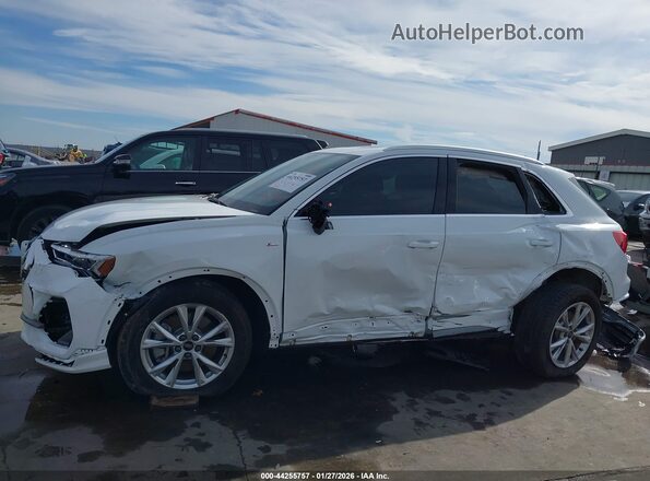 WA1DECF39P1136664 2023 AUDI Q3 Белый Вид спереди