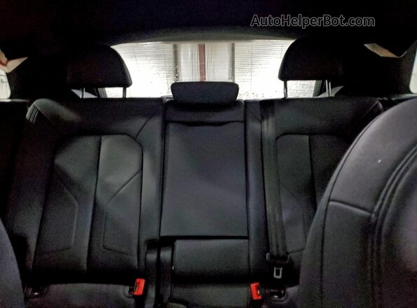 WA1DECF3XK1085152 2019 AUDI Q3 Gray Rear seats view