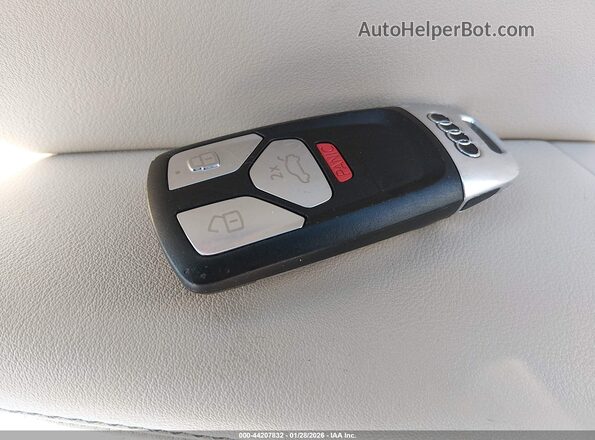 WA1EAAFY8P2016672 2023 AUDI Q5 White Вид панелі приладів