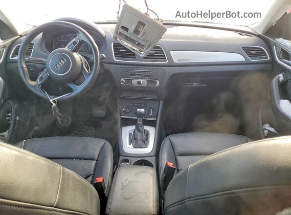WA1ECCFS4JR032397 2018 AUDI Q3 Black Dashboard view