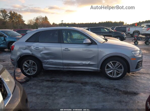 WA1ECCFS5JR024759 2018 AUDI Q3 Silver Вид задньої частини салону