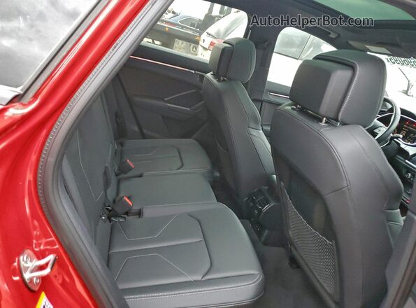 WA1EECF31R1024268 2024 AUDI Q3 Красный Вид задней части салона