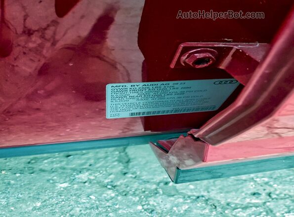 WA1EECF31R1024268 2024 AUDI Q3 Красный Вид наклейки с VIN-кодом