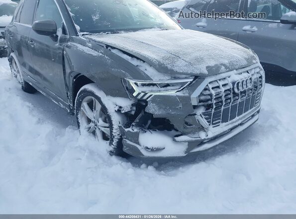 WA1EECF31R1174302 2024 AUDI Q3 Gray Widok z przodu