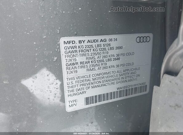 WA1EECF31R1174302 2024 AUDI Q3 Gray Widok komory silnika