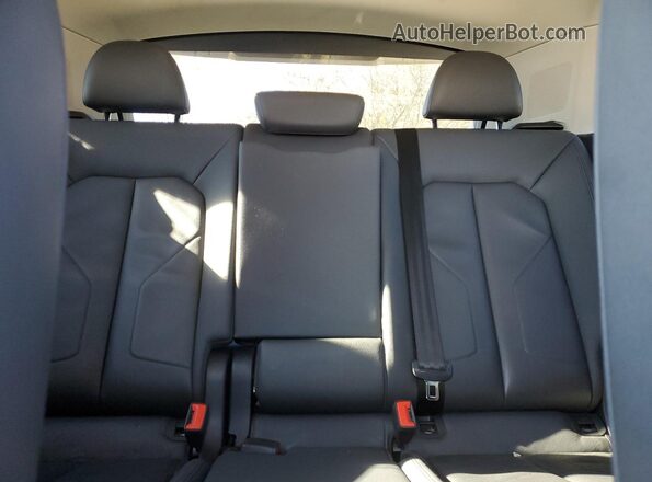 WA1EECF36K1068949 2019 AUDI Q3 Черный Вид задних сидений