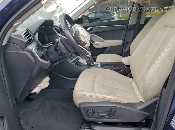 WA1EECF36M1017230 2021 AUDI Q3 Blue Widok wnętrza z przodu