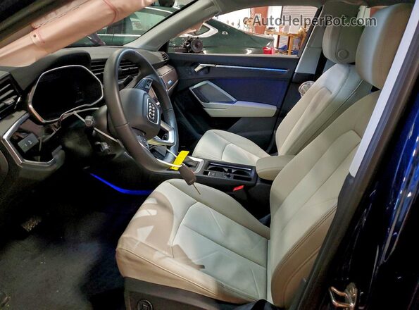 WA1EECF36S1079532 2025 AUDI Q3 Blue Vista interior delantera