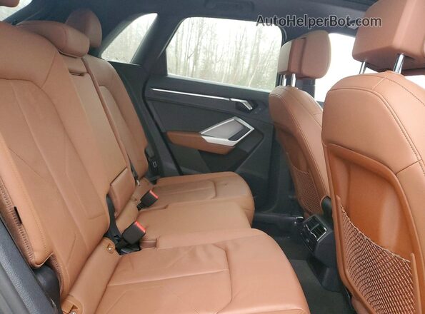 WA1EEDF38N1019729 2022 AUDI Q3 Black Widok wnętrza z tyłu