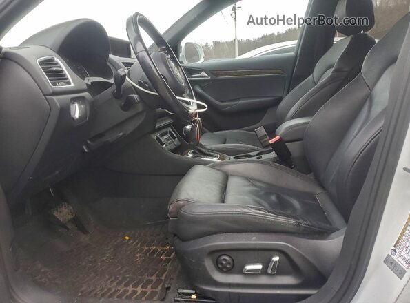 WA1EFCFS7GR024598 2016 AUDI Q3 White წინა სალონის ხედი