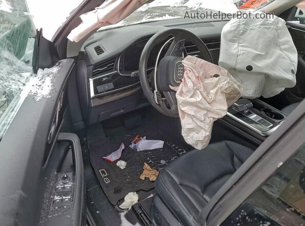 WA1EVBF16PD039675 2023 AUDI Q8 Белый Вид панели приборов