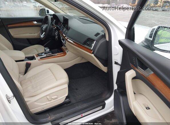 WA1GAAFY2P2097077 2023 AUDI Q5 Белый Вид салона спереди