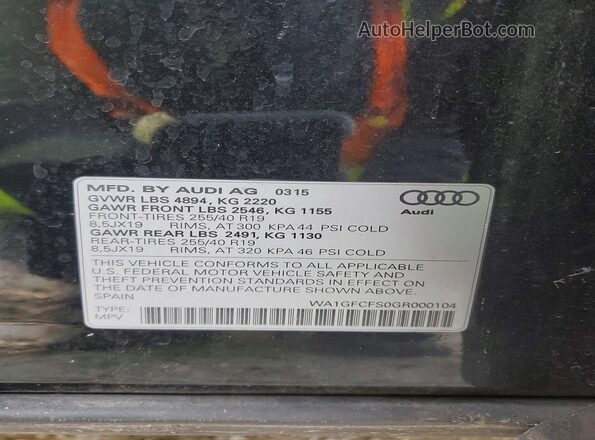 WA1GFCFS0GR000104 2016 AUDI Q3 Black Vista del compartimento del motor