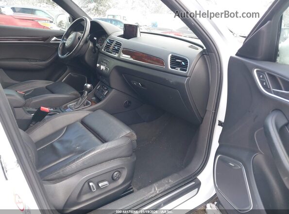 WA1GFCFS3GR004857 2016 AUDI Q3 Белый Вид салона спереди