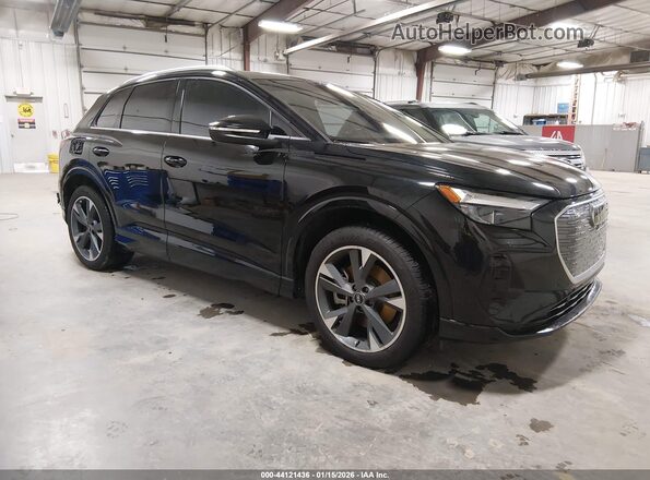 WA1H2BFZ1NP033824 2022 AUDI Q4 Черный Передняя правая четверть