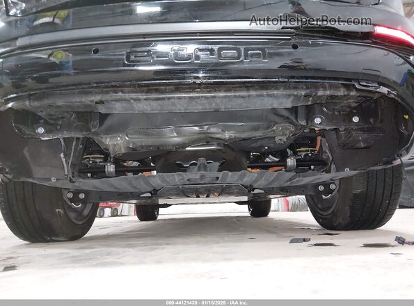 WA1H2BFZ1NP033824 2022 AUDI Q4 Черный 