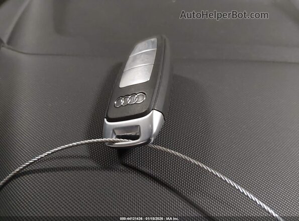 WA1H2BFZ1NP033824 2022 AUDI Q4 Черный Вид панели приборов