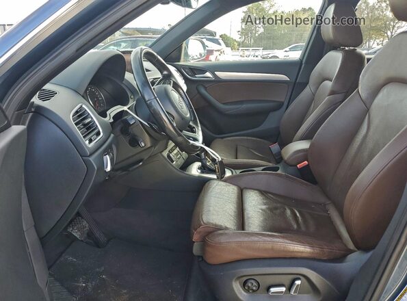 WA1HCCFS5HR010397 2017 AUDI Q3 Blue Widok wnętrza z przodu