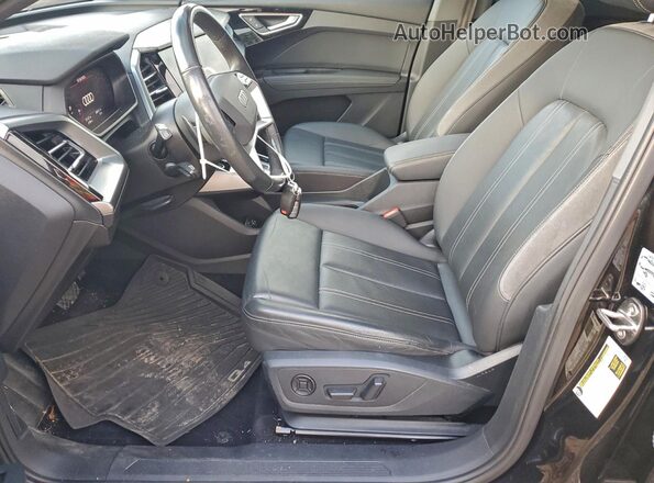 WA1J2BFZ1NP052570 2022 AUDI Q4 Black Vista interior delantera
