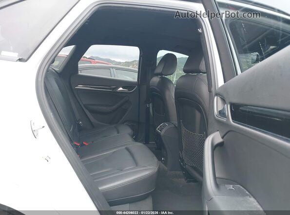 WA1JCCFS0JR023808 2018 AUDI Q3 White Вид наклейки з VIN-кодом