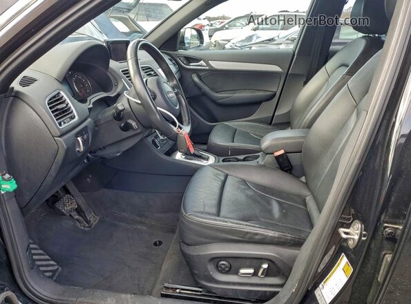 WA1JCCFS9JR025797 2018 AUDI Q3 Black წინა სალონის ხედი