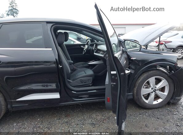 WA1KUBFZ6RP035901 2024 AUDI Q4 Black Widok wnętrza z przodu