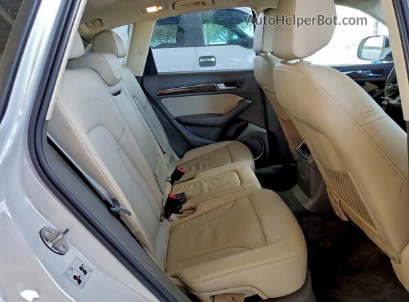 WA1L2BFP7HA025453 2017 AUDI Q5 White Vista interior trasera