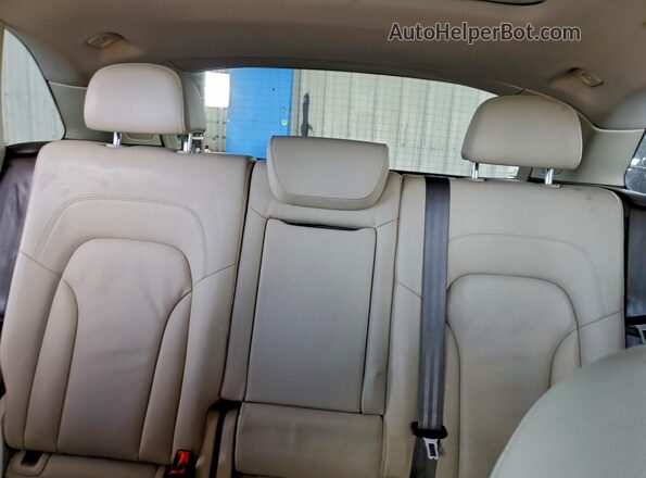 WA1L2BFP7HA025453 2017 AUDI Q5 White Vista de los asientos traseros