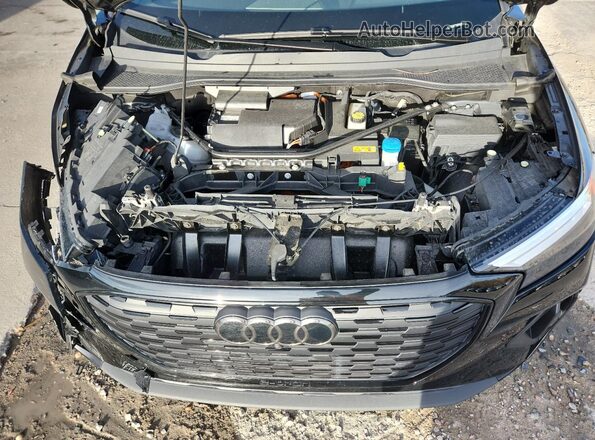 WA1L2BFZ2PP045641 2023 AUDI Q4 Black Vista del compartimento del motor