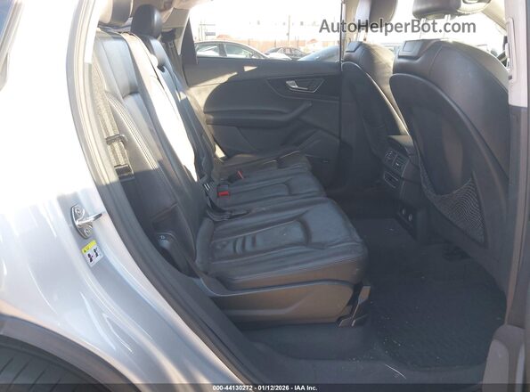 WA1LAAF74KD020097 2019 AUDI Q7 Gray Widok naklejki z numerem VIN