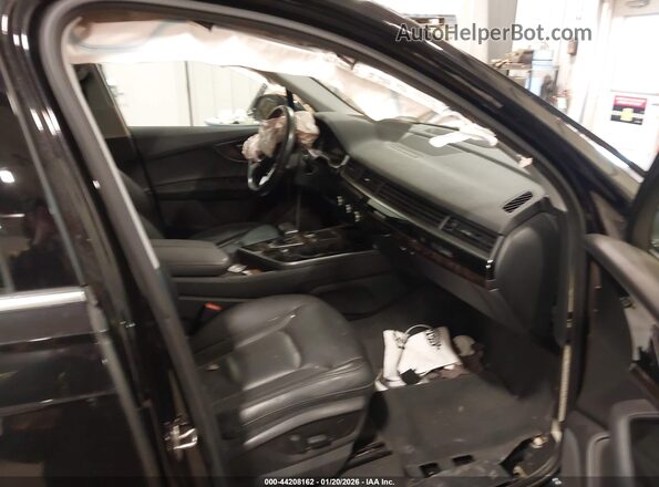 WA1LAAF76HD011376 2017 AUDI Q7 Black Widok wnętrza z przodu