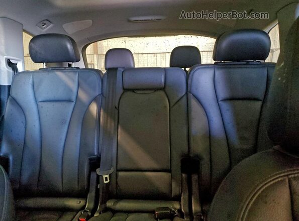 WA1LAAF76JD045498 2018 AUDI Q7 Black Հետևի նստատեղերի տեսք