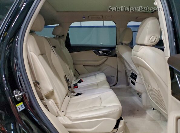WA1LAAF78JD043848 2018 AUDI Q7 Black Widok wnętrza z tyłu