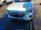 2019 Audi E-tron Premium Plus Белый vin: WA1LAAGE2KB023217