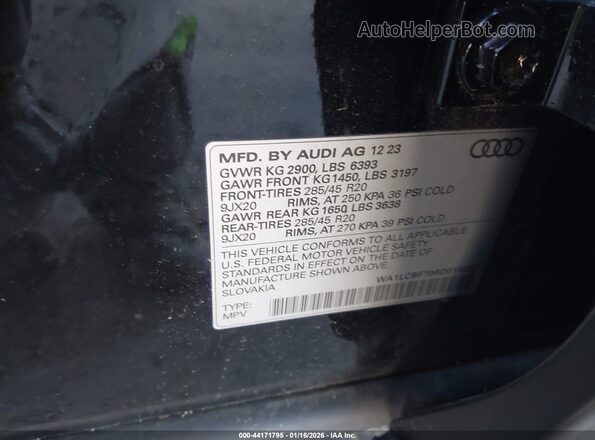WA1LCBF70RD010287 2024 AUDI Q7 Черный Вид подкапотного пространства