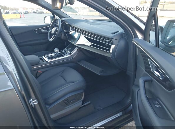 WA1LCBF74PD019779 2023 AUDI Q7 Gray Widok wnętrza z przodu