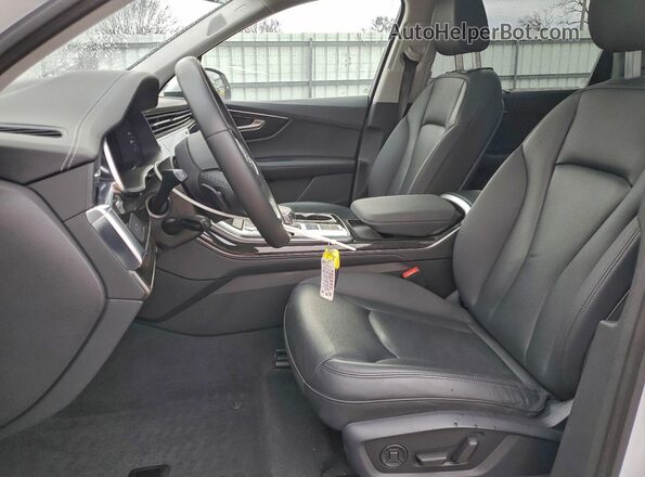WA1LXBF71PD005763 2023 AUDI Q7 Белый Вид салона спереди