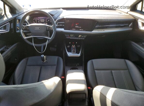 WA1M2BFZ5PP035139 2023 AUDI Q4 Синий Вид панели приборов