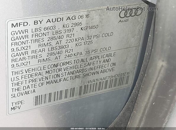WA1VAAF70HD021216 2017 AUDI Q7 Silver Vista del compartimento del motor