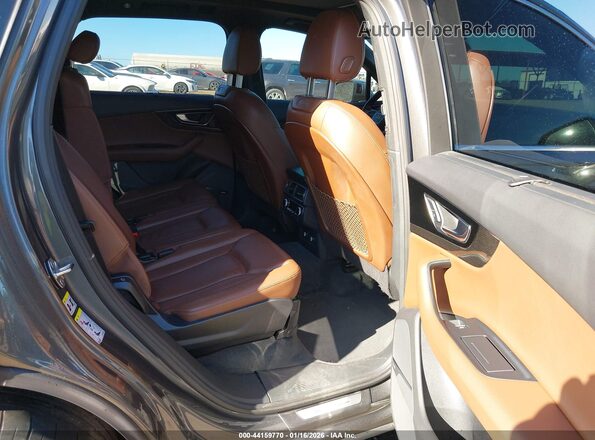 WA1VAAF77JD054025 2018 AUDI Q7 Серый Вид наклейки с VIN-кодом