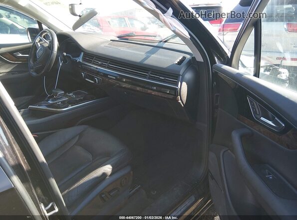 WA1VAAF79HD019206 2017 AUDI Q7 Черный Вид салона спереди