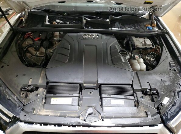 WA1VAAF79JD025013 2018 AUDI Q7 White Вид підкапотного простору